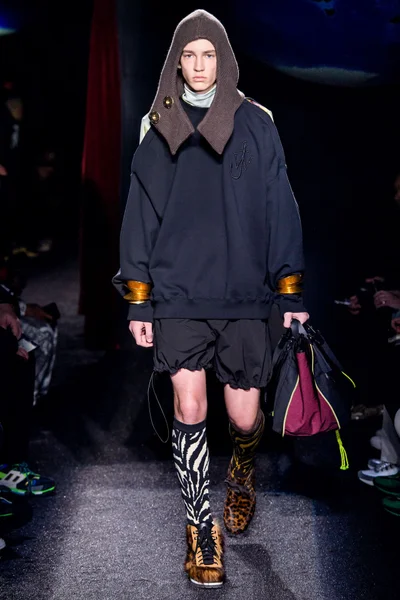 Look 43
